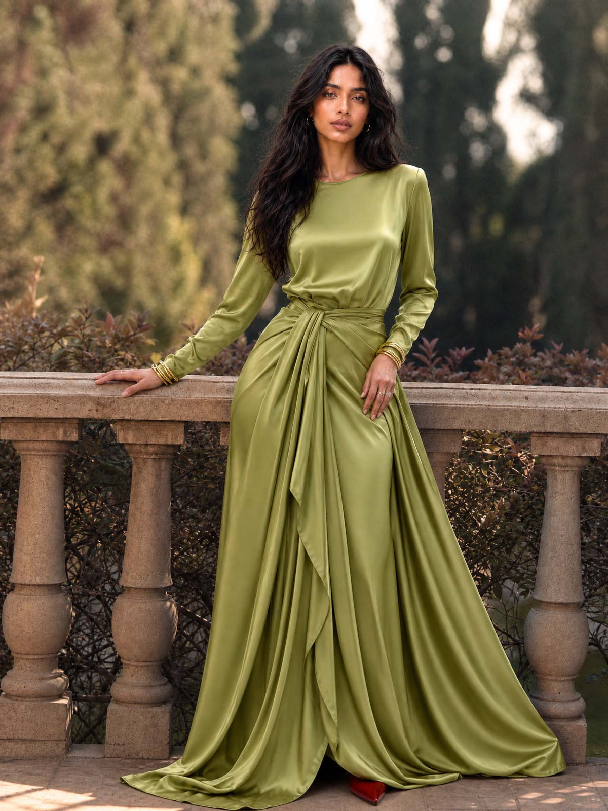 Vestido maxi de satén drapeado