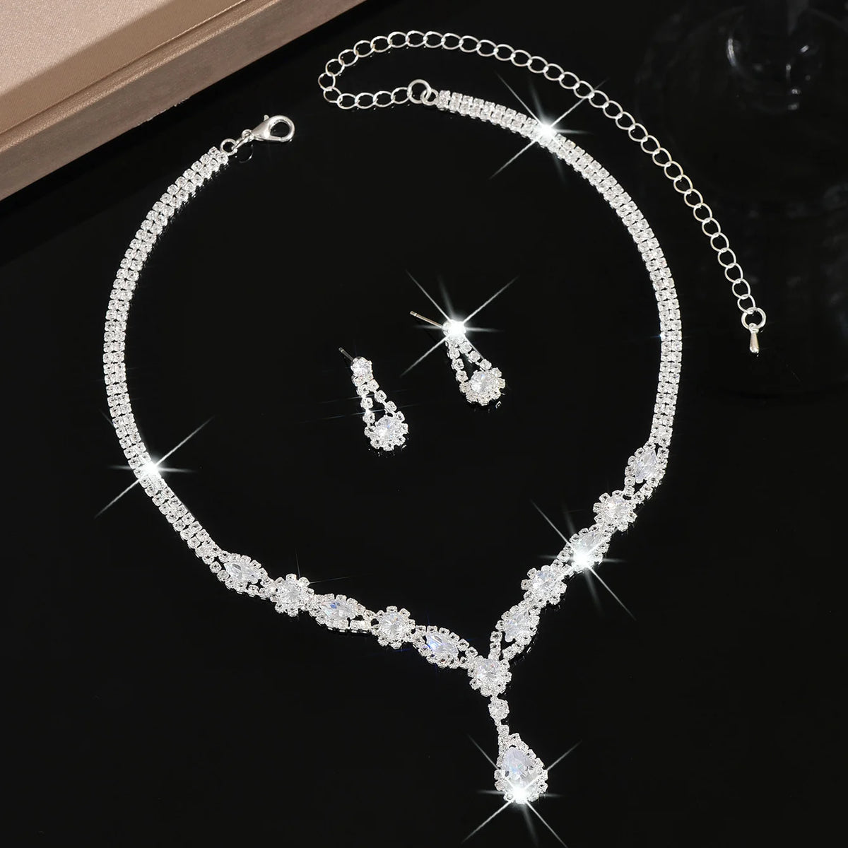 Set de collar y pendientes de cristal
