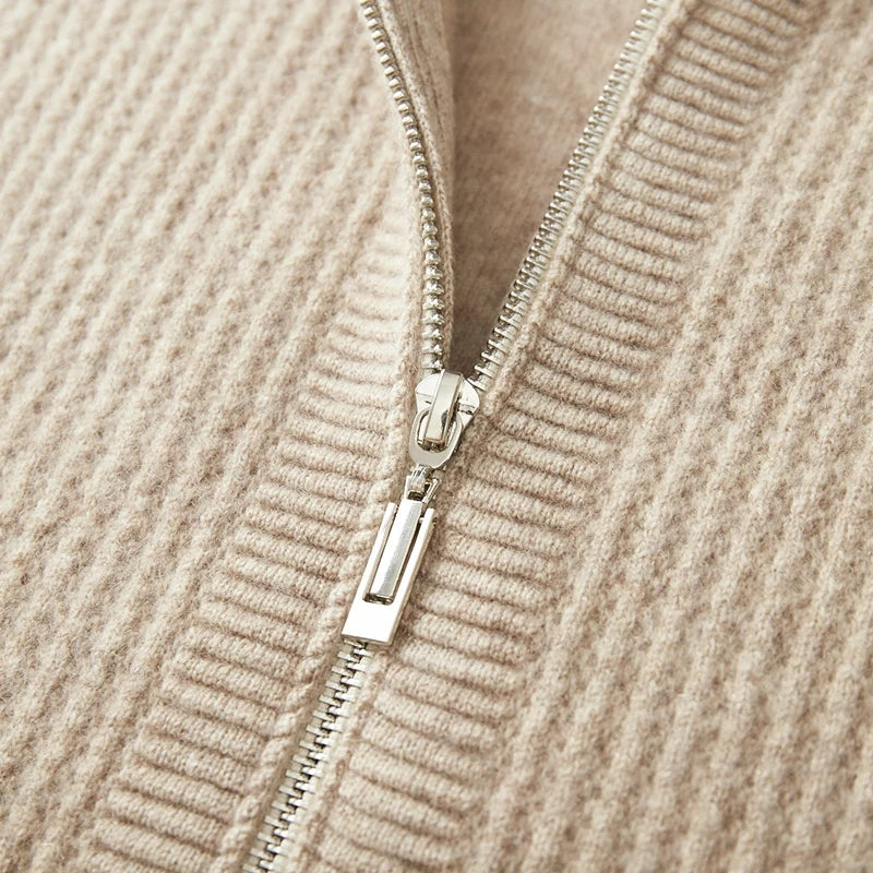 Chaqueta de lana merino con capucha