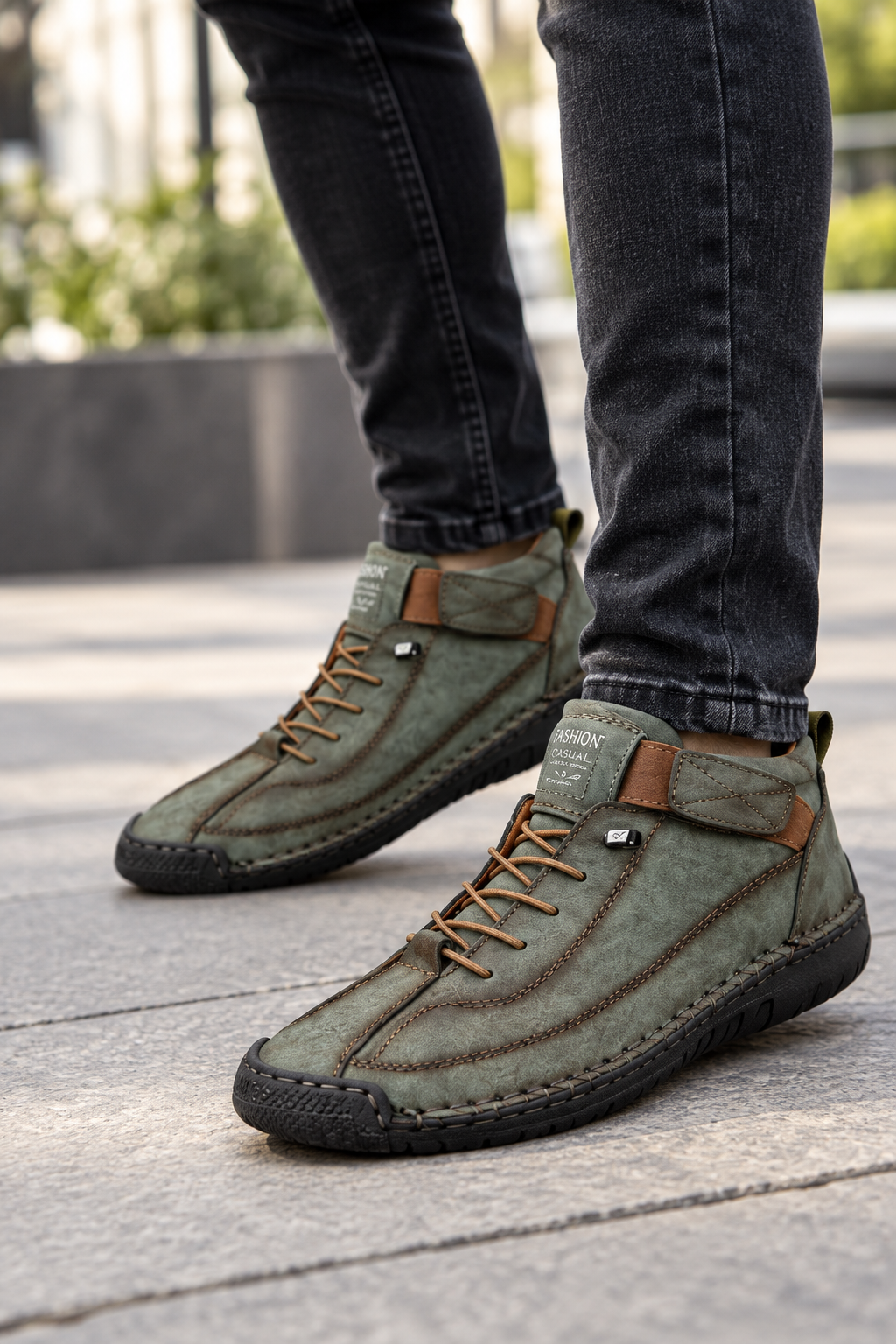 Modelo zapatos verde oliva