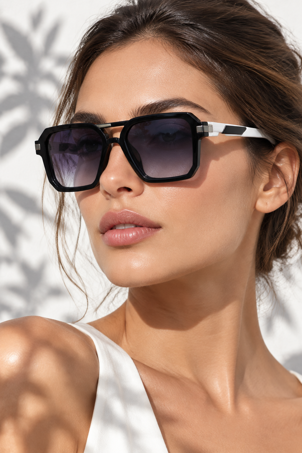 Mujer gafas negro blanco