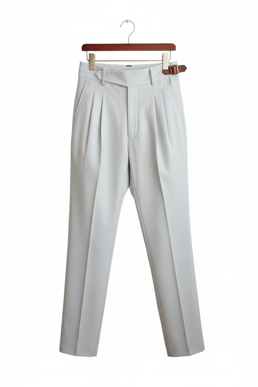 Pantalón blanco en percha