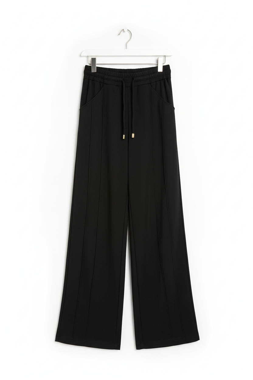 Pantalón negro en percha
