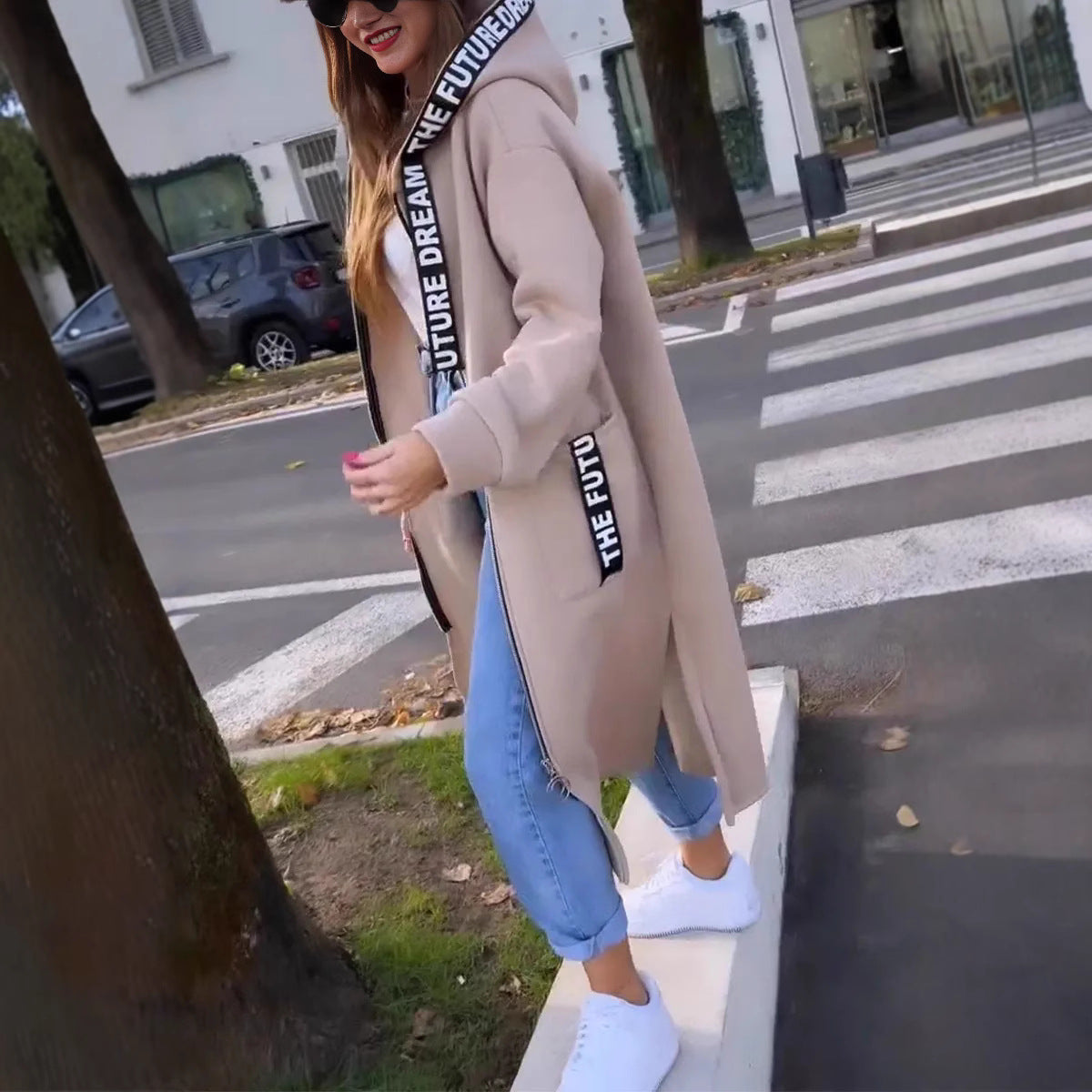 Abrigo sudadera oversize con capucha